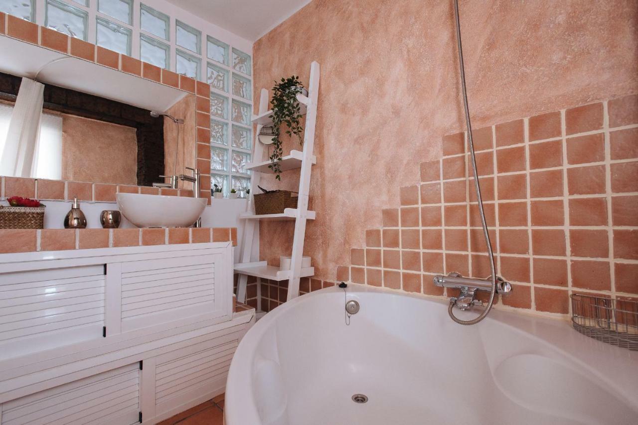 Apartmán Cozy Attic With Terrace- 1Bd 1Bth- San Vicente Sevilla Exteriér fotografie