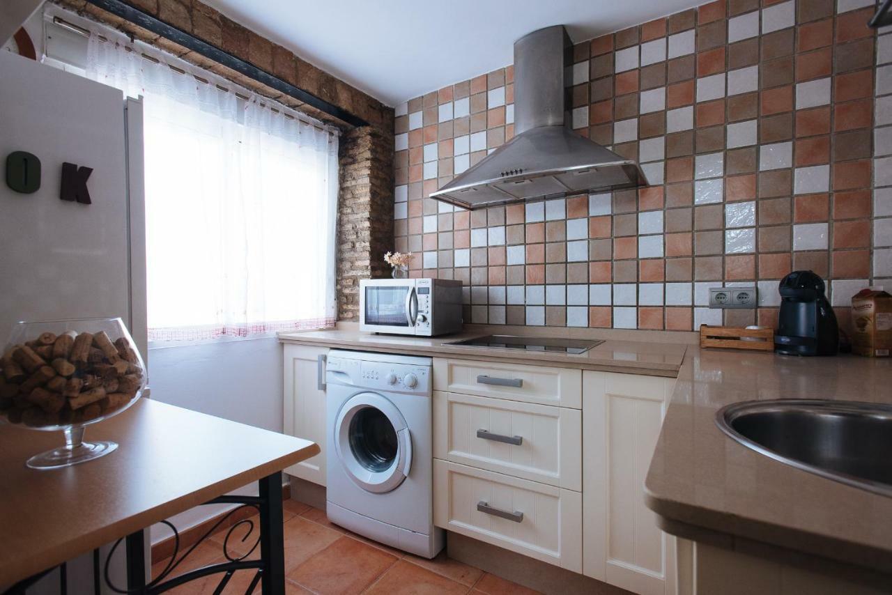 Apartmán Cozy Attic With Terrace- 1Bd 1Bth- San Vicente Sevilla Exteriér fotografie