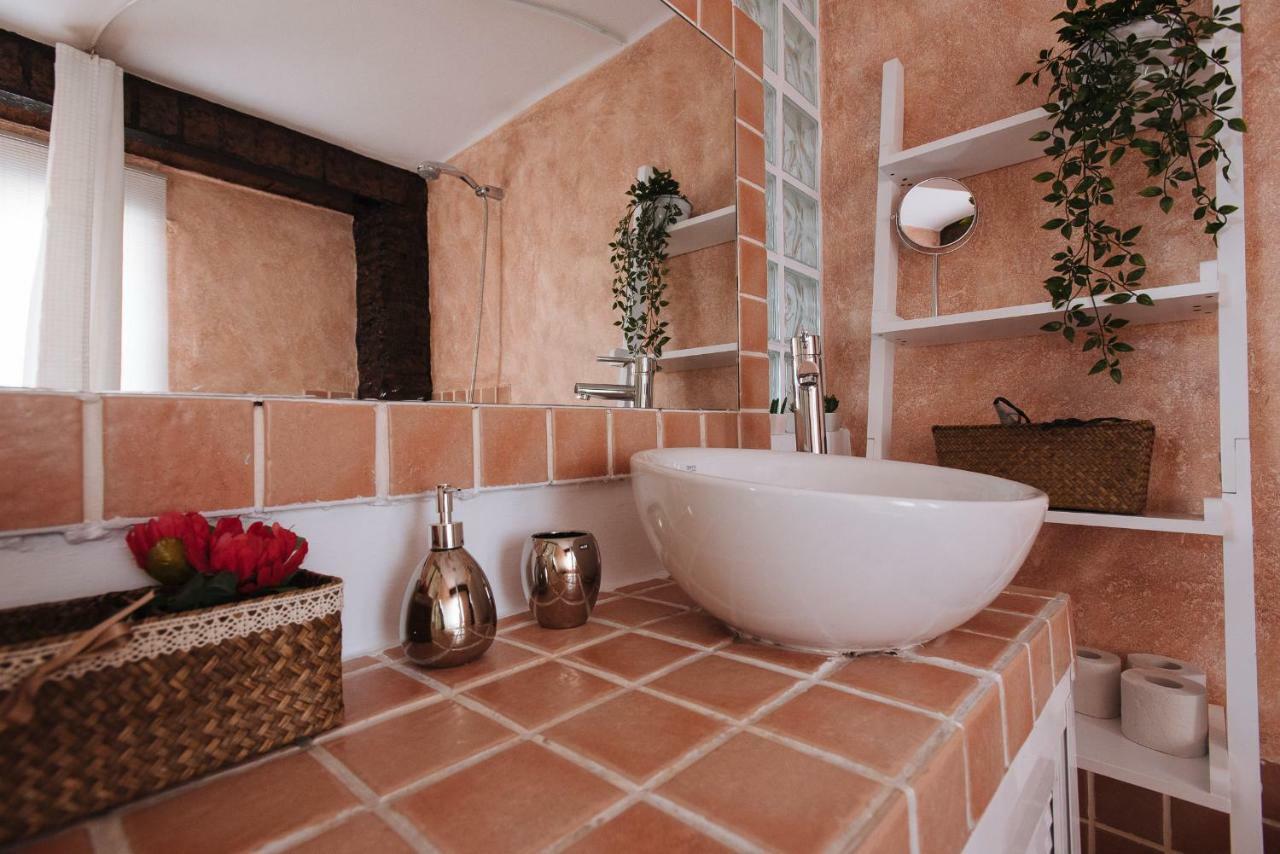 Apartmán Cozy Attic With Terrace- 1Bd 1Bth- San Vicente Sevilla Exteriér fotografie